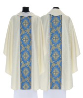 Chasuble gothique mariale sur tissu damassé