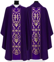 Chasuble violette sans col