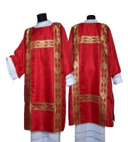 Dalmatique saint Philippe Néri rouge